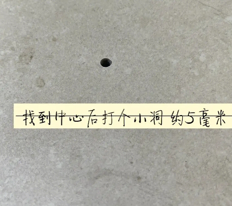 大余瓷砖空鼓维修公司专业解答在瓷砖铺贴过程中，如果砂料搅拌不均匀，将会带来以下问题